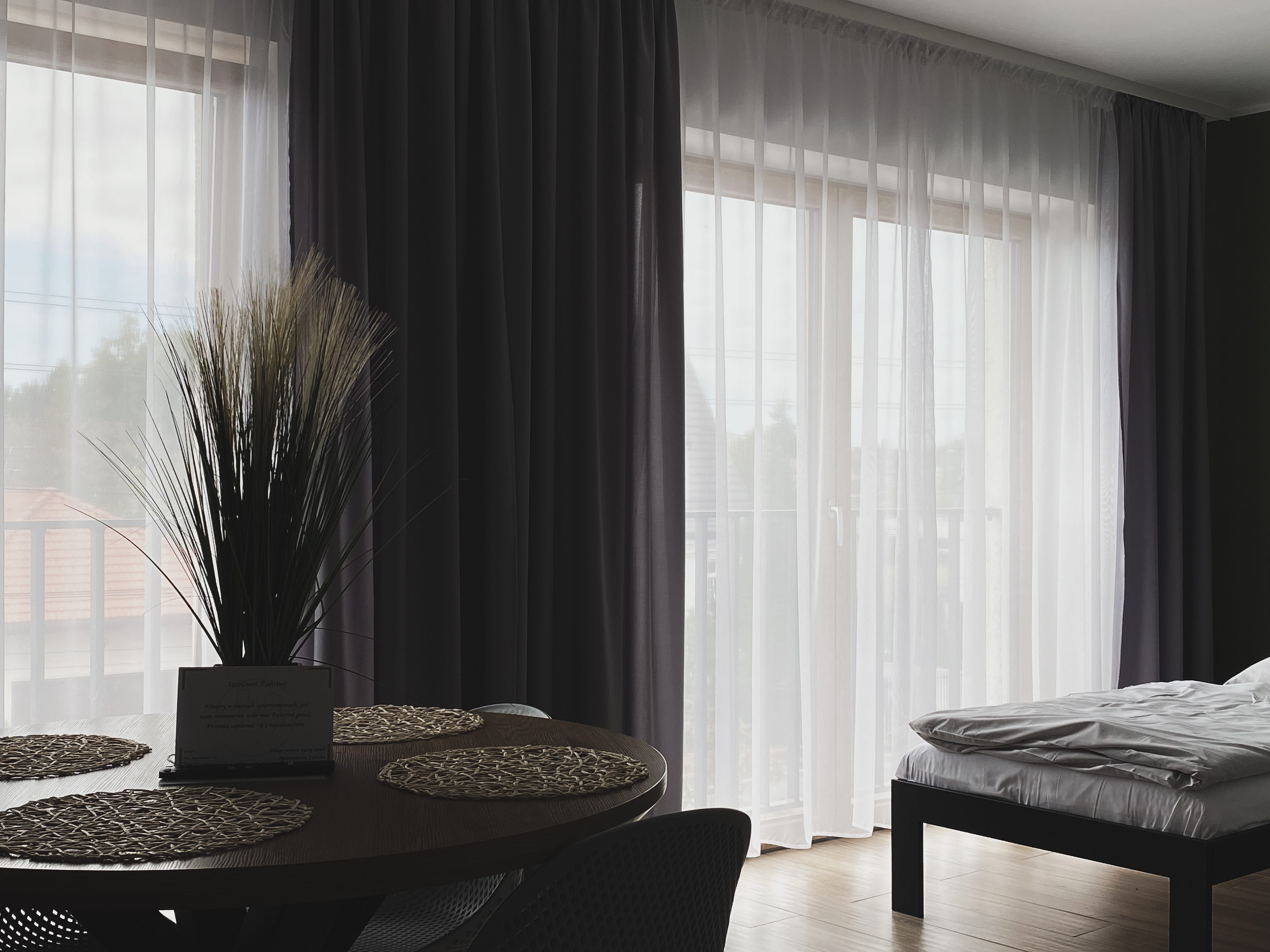 Komfortowe noclegi w Gliwicach dla firm - apartamenty L28 Sośnica z parkingiem na busy